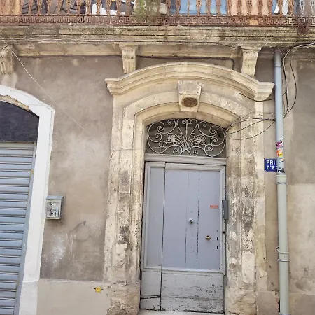 Modern Yourhosthelper Montpellier